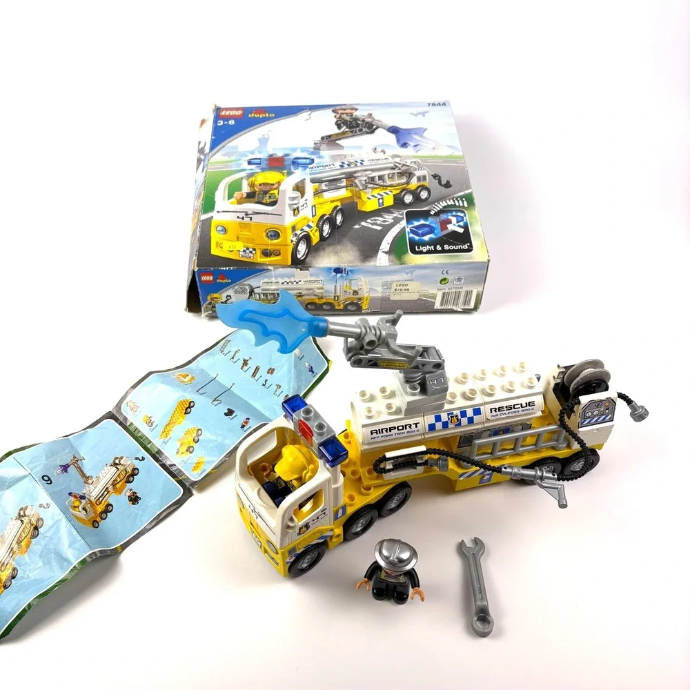 VTG‎ Lego Duplo 7844 Airport Rescue Truck Box Minifigures Partial Manual *READ